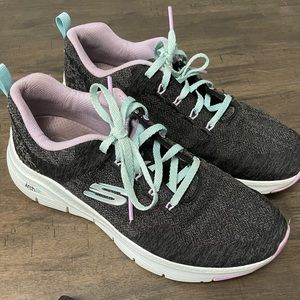 Sketchers ArchFit Infinity Cool Women’s Shoes